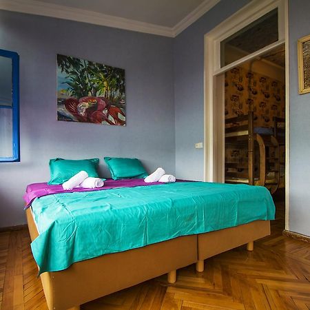Royz Hostel Тбилиси Экстерьер фото