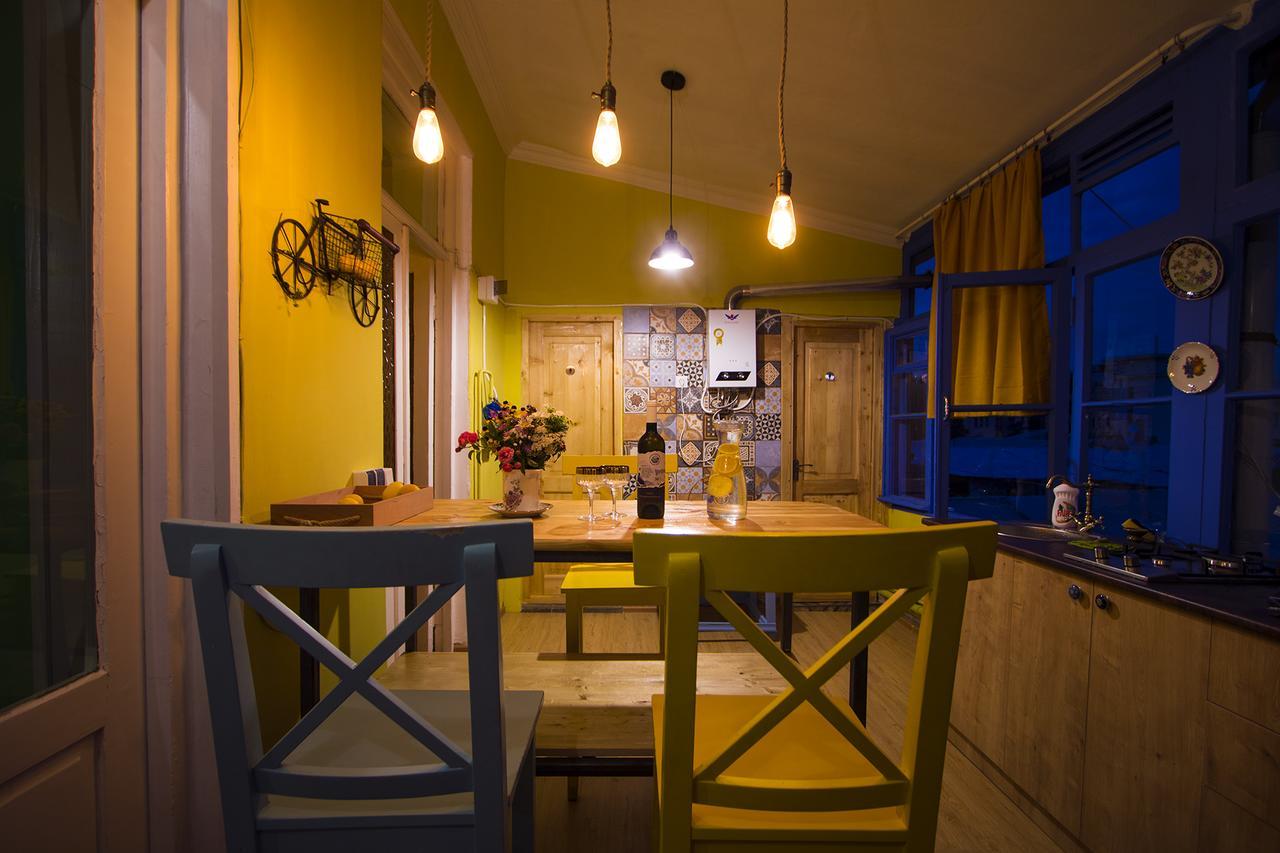 Royz Hostel Тбилиси Экстерьер фото